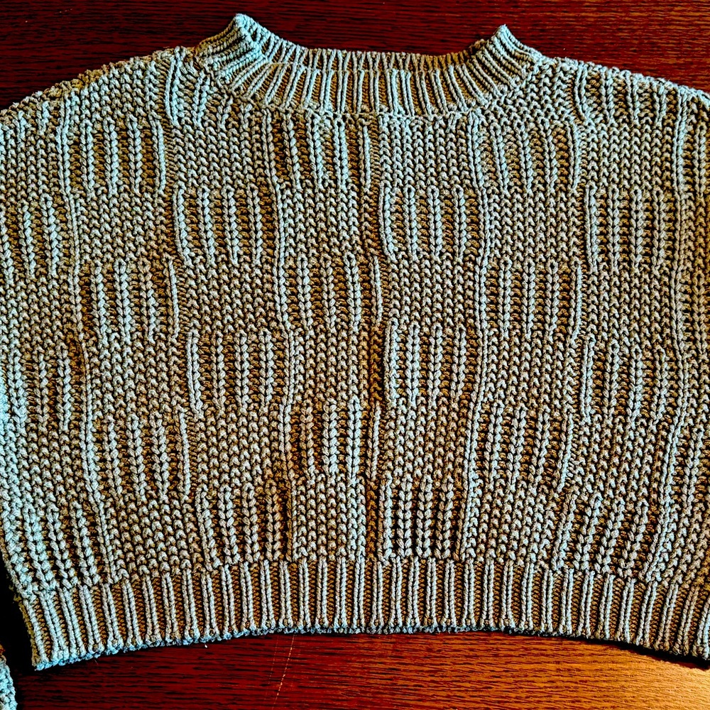Stylish Women's Sweater in Olive Green